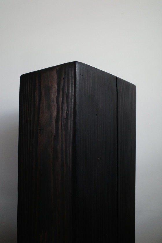 Image 1 of Zócalo recto de madera maciza ebonizada