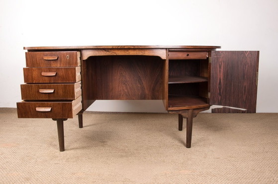 Image 1 of Bureau Danois ovale en palissandre par Gunni Omann 1960.