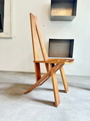 Twee brutalistische stoelen, midden 20e eeuw, in de stijl van Pierre Chapo.