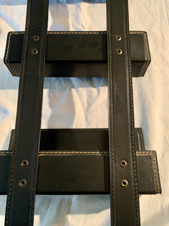 Rarissimo Portadocumenti da parete con 3 scomparti — Jacques Adnet (c. 1955) – Decorazioni murali, Pelle (photo 13 of 15)