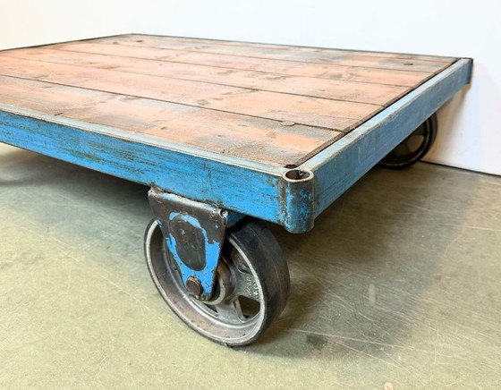Image 1 of Großer blauer Industrie-Couchtischwagen, 1960er Jahre