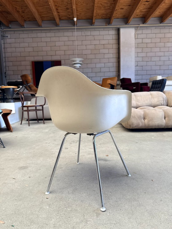 Silla Eames DAX de Herman Miller, fibra de vidrio. – Sillas de comedor, Metal, Chrome (photo 9 of 14)
