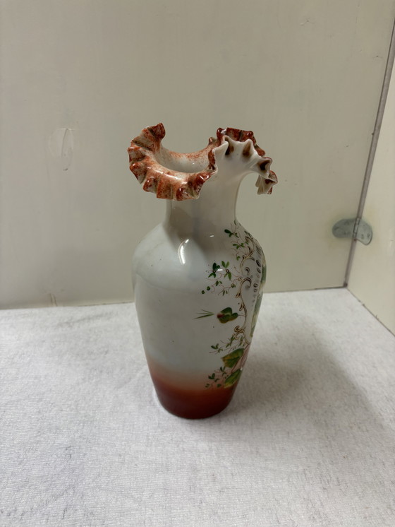 Image 1 of Mid-century Opaline glazen vaas 