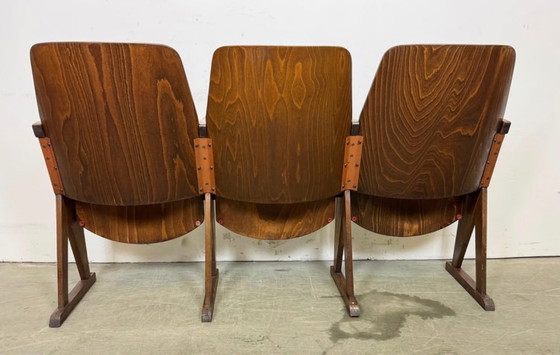 Image 1 of Vintage 3-zits bioscoopbank van Ton, jaren 60