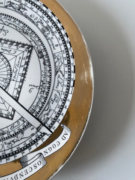 Image 1 of Piero Fornasetti Placa número 6 de la serie "Astrolabio"