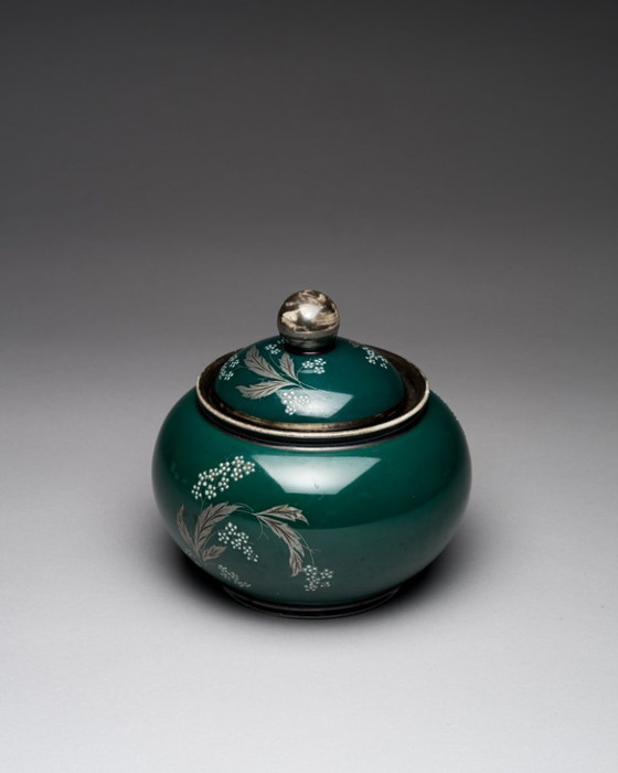 Image 1 of Scatola doppia in porcellana Al-Ka Kunst Kronach con coperchio, colore verde smeraldo con inserti argentati.