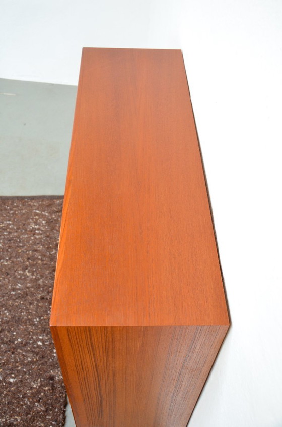 Image 1 of Vintage teakhouten vitrinekast, ladekast, dressoir, kledingkast, plank uit het midden van de vorige eeuw