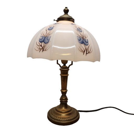 Lampe vintage en laiton avec abat-jour en opaline blanche