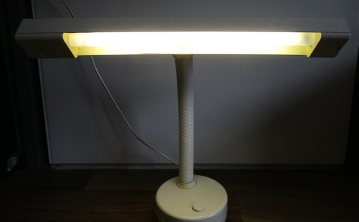 Lampe de bureau fluorescente massive de style futuriste, datant du début des années 1980. – bureaulampen (photo 2 of 10)