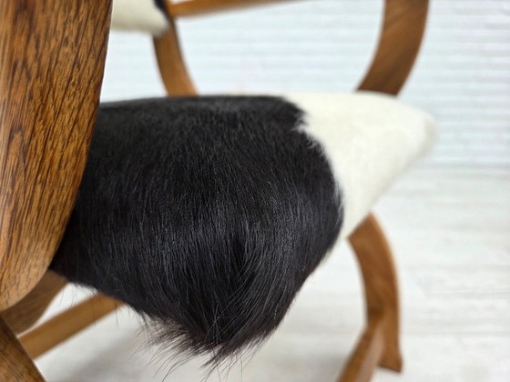 Image 1 of Poltrona danese con schienale alto, anni '60, vera pelle di mucca, legno di quercia, rivestita.