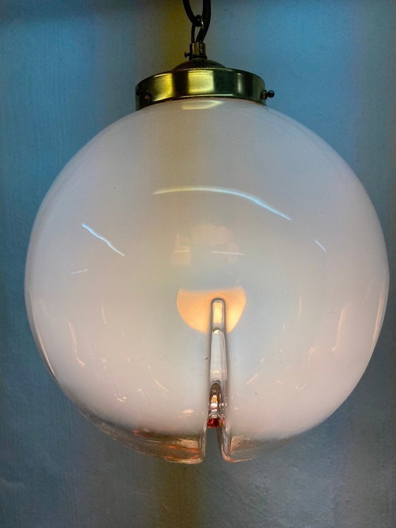 Image 1 of Lampada a sospensione a globo in vetro della metà del secolo scorso anni '60-'70