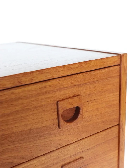 Image 1 of Cassettiera danese vintage in teak dal design retrò