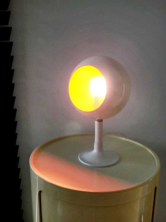 Image 1 of Space age eyeball tafellamp, Anvia, wit metaal, jaren 1960