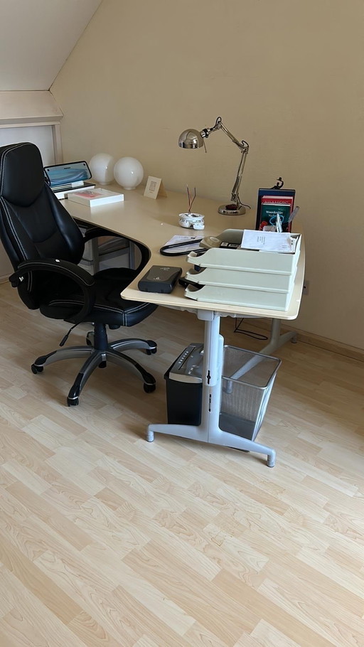 Bureau abdominal réglable Lensvelt