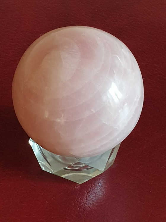 Image 1 of Sphère de quartz rose diamètre 6,5 cm poids 350 grammes
