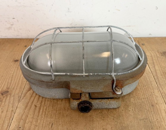 Image 1 of Applique industriale in ghisa grigia di Elektrosvit, anni '60