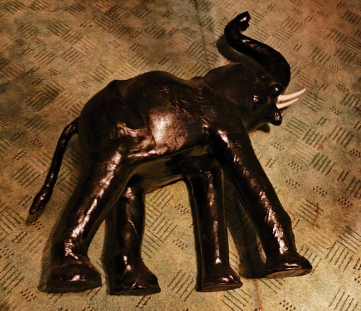Statue éléphant en cuir vintage des années 1960