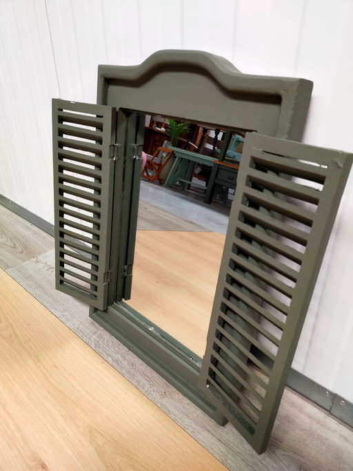 Miroir avec portes