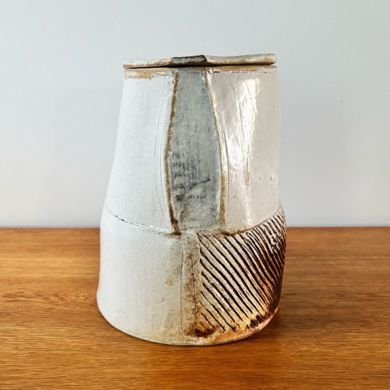 Image 1 of Jarrón o maceta grande y singular con tapa, obra de Petri Voet, década de 1990.