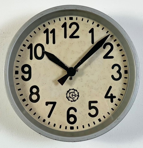 Image 1 of Grijze industriële fabriekswandklok van Chronotechna, jaren 50