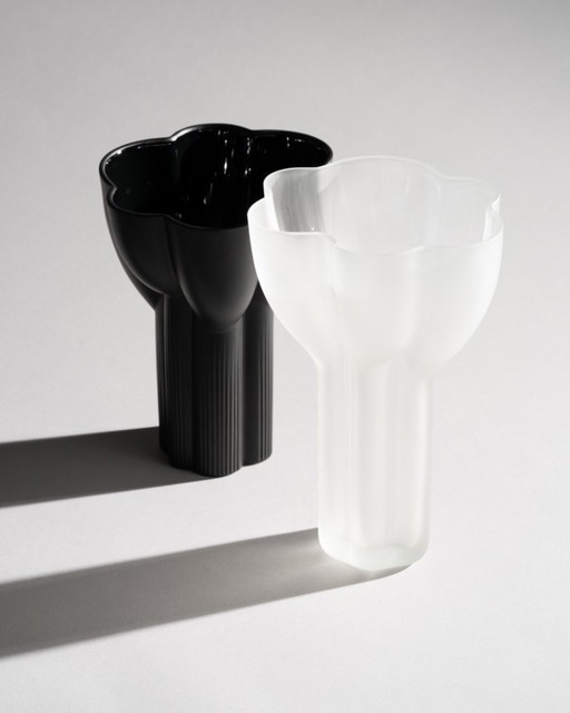Vaso scultoreo Rosenthal Duo Tapio Wirkkala in vetro satinato e rara porcellana nera