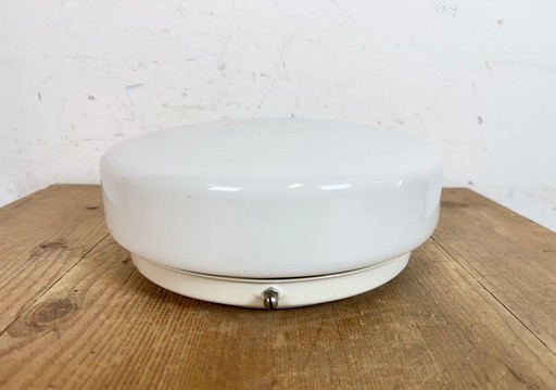 Lámpara de techo o de pared soviética vintage con cristal lechoso, década de 1980