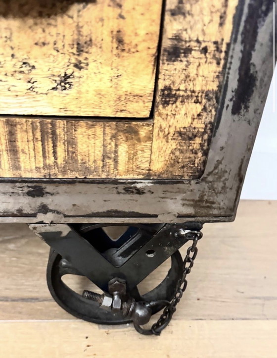 Image 1 of Mueble TV industrial (BARAK 7) – 4 cajones – con ruedas – acabado carbono