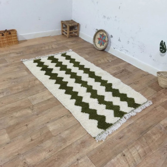 Image 1 of Tapis Azilal à rayures crème et vert olive / Tapis Azilal crème à rayures vert olive (180×100 cm)