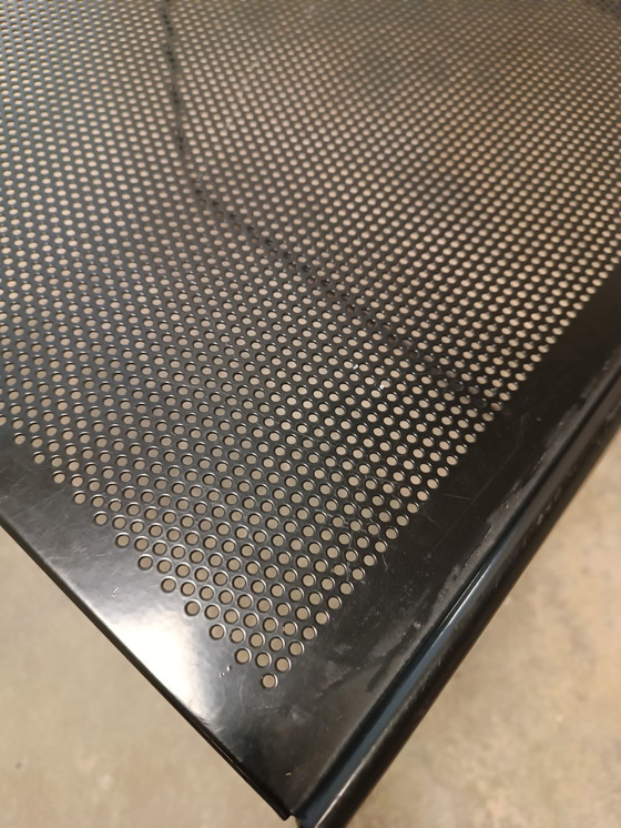 Image 1 of Table d'appoint postmoderne en métal perforé