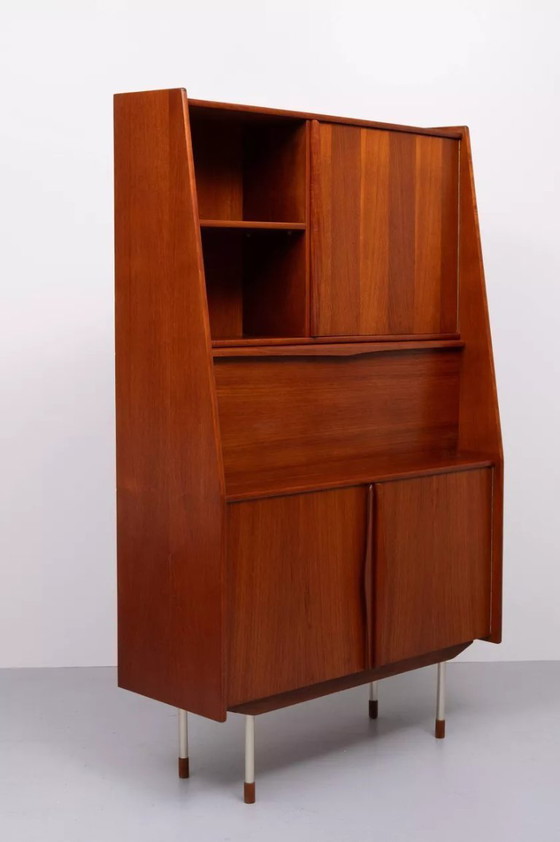 Image 1 of Deense teakhouten kast en schrijftafel/bar, van Arne Vodder, jaren 60.