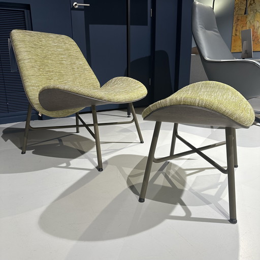 Pode Nihan armchair with ottoman