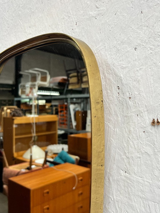 Image 1 of Specchio vintage di grandi dimensioni, con cornice dorata, anni '60.