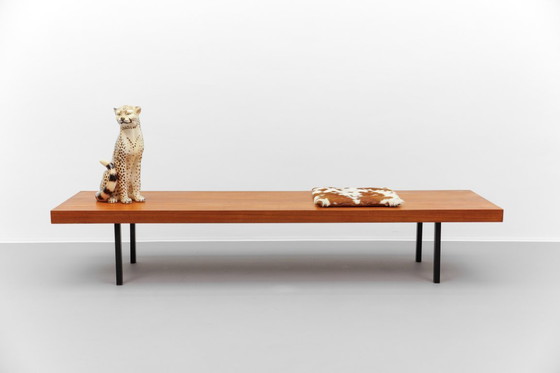 Image 1 of Banco de nogal de mediados de siglo con patas de metal, década de 1960