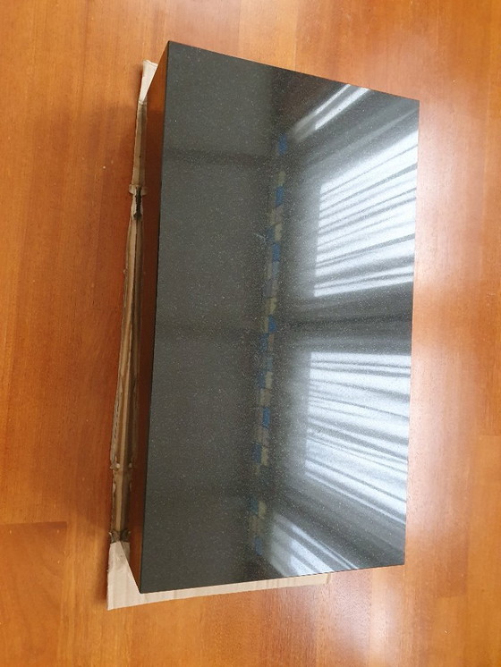 Image 1 of Zoccolo in granito con dimensioni (57 x 32 x 15) [cm]