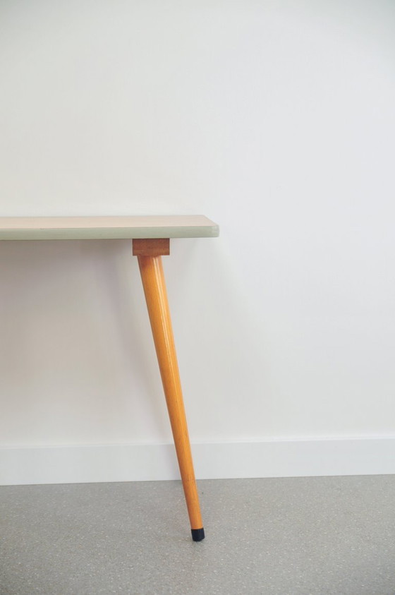 Table vintage en bois pieds coniques, Tables d'appoint, Marron, Mid Century Modern (photo 3 sur 5)