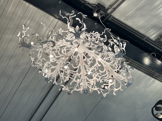 Image 1 of Lampadario Flower Power di marca van Egmond bianco