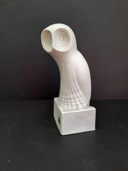 Twee koninklijke porseleinen uilen van biscuitporselein, jaren 1960