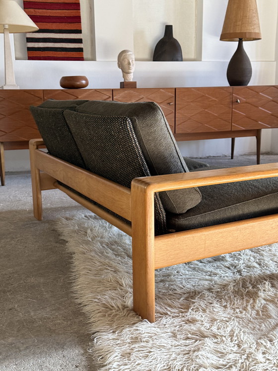 Image 1 of DIVANO 2 POSTI CARL STRAUB IN LEGNO DI FRASSINO E TESSUTO BOUCLÉ, ANNI '70