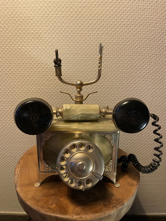 Image 1 of Téléphone à cadran rotatif italien vintage | Téléphone de bureau en marbre | Fabriqué en Italie