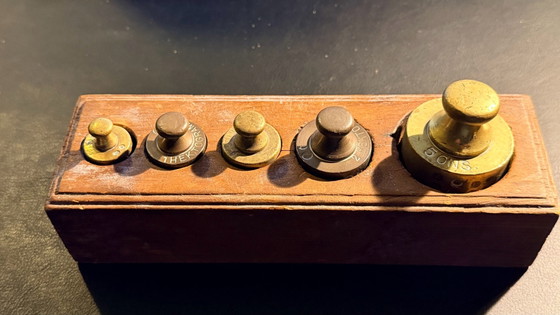 Brass weight set in original wooden holder | Hectogram weights, Decorative Objects, Brown (photo 2 of 5)