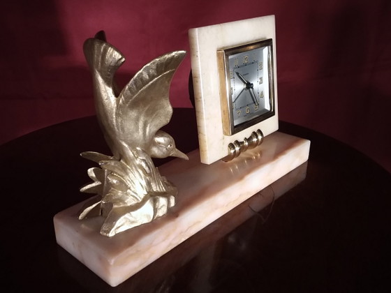 Bayard Mid Century Alarm Clock with the Kingfisher. – Sculpture, Marble, Iron (photo 5 of 6)