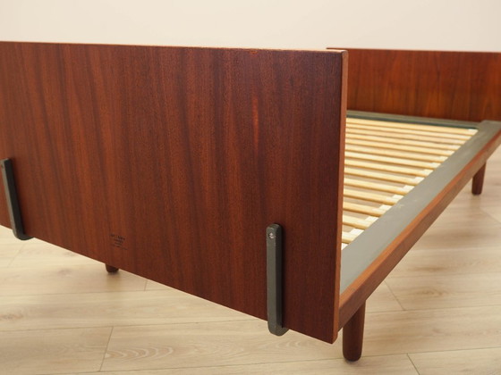 Image 1 of Cama de teca, diseño danés, década de 1960, diseñador: Hans J. Wegner, fabricante: Getama