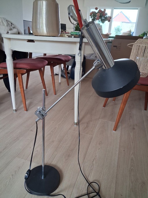 Vintage fishing rod lamp