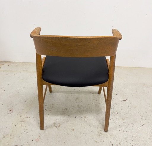 Silla de comedor Kai Kristiansen modelo 32 de roble, Korup Møbelfabrik.