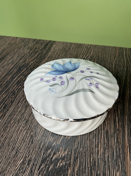 Image 1 of Boîte à bijoux en porcelaine, botte et petit plat