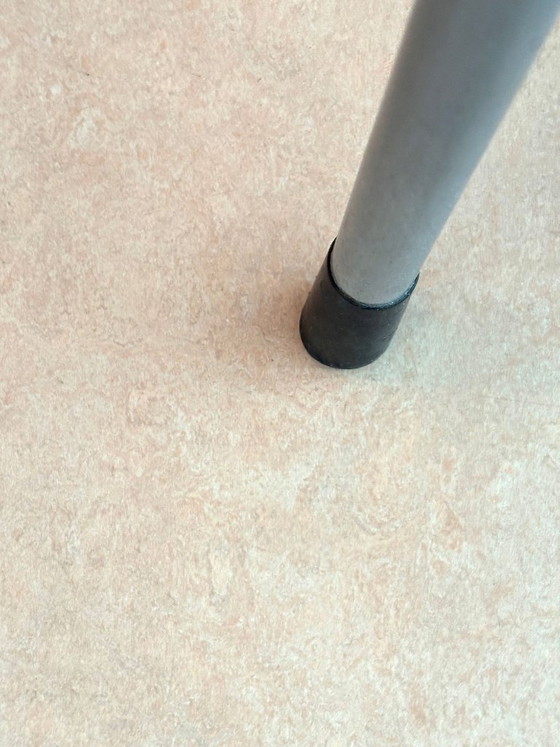 Image 1 of Gispen | armstoel nr 352 / 1271 | Ch. Hoffman | Kvadrat Tonus | bureaustoel | rood 