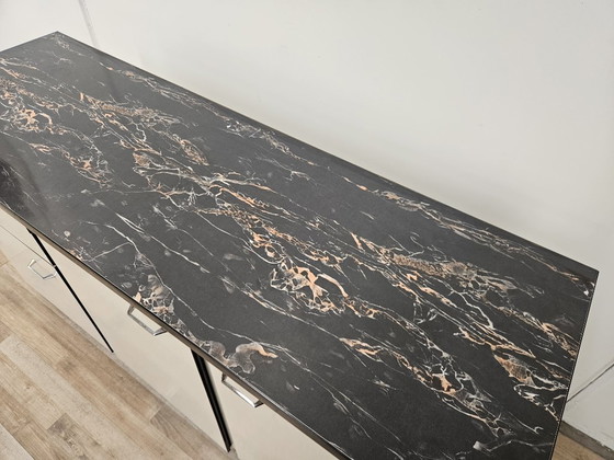 Image 1 of Formica keukenbuffet met marmereffect uit 1970