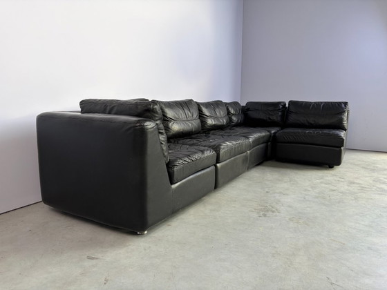 Divano modulare vintage in pelle nera, anni '70 – Divani modulari (photo 7 of 12)