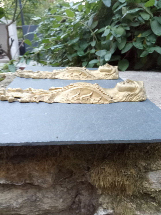 Par de adornos de mueble de bronce cariátides del siglo XIX, Objetos decorativos, Dorado (foto 5 de 6)