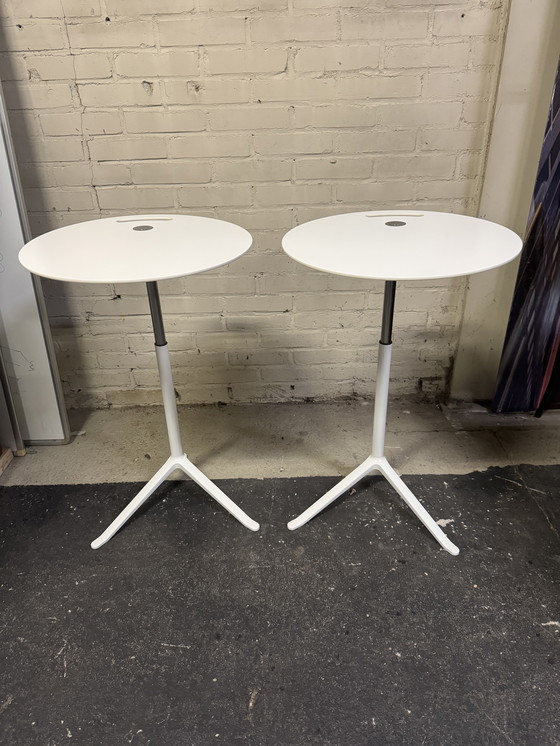 Image 1 of Table basse Little Friend (2 pièces) – Blanche, par Kasper Salto pour Fritz Hansen